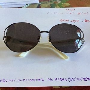 Fendi sunglasses, great condition- beautiful 😍